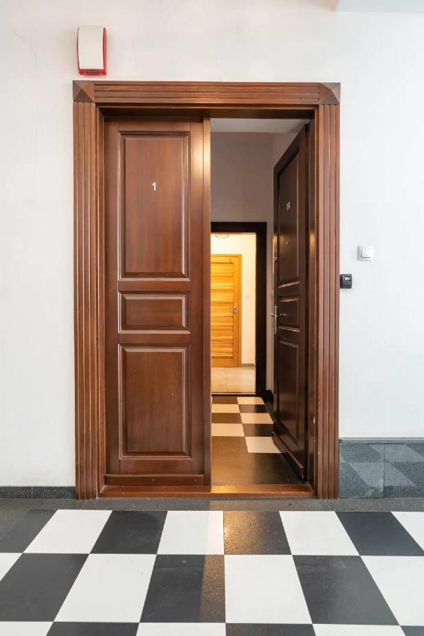Discover Krakow Apartments - 5 Borowickiej St - Studio Next To Opera And Unity Centre Exterior photo